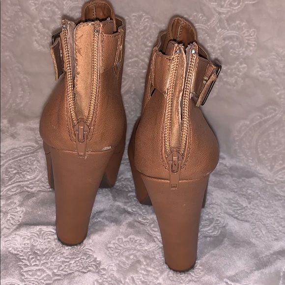 Platforms - Picture 3 of 7